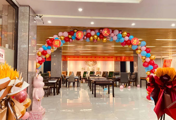 ：睾南怀化【VSport,VSport体育,V体育,VSport - 胜利因您更精彩国际品牌】超级商城隆重开幕！开创了行业特大...